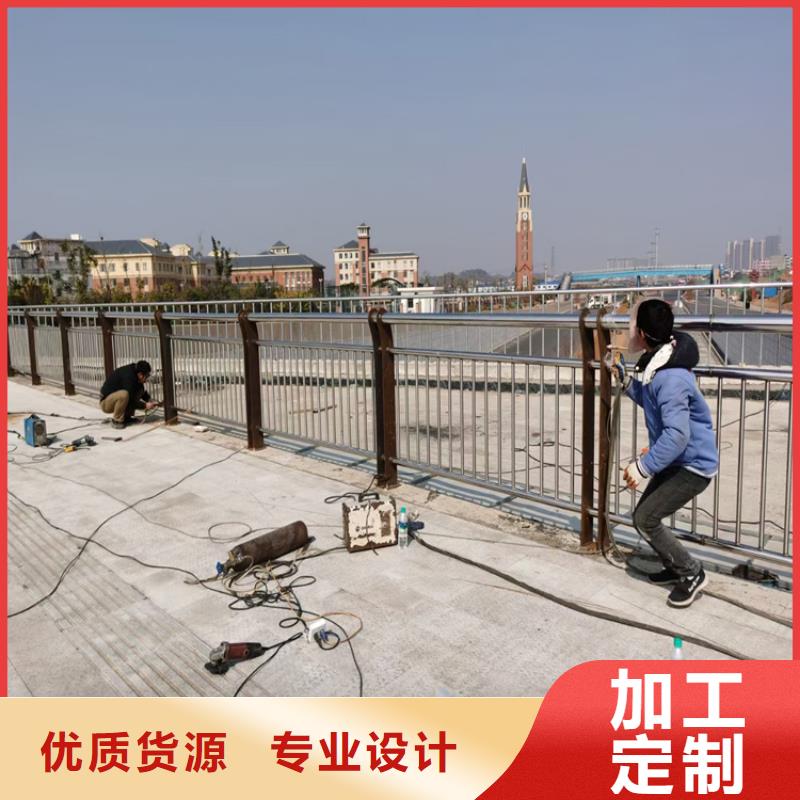 喷塑镀锌桥梁护栏认准展鸿护栏厂家