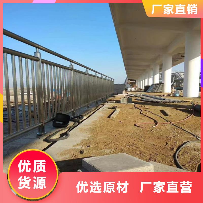 蓝色钢板穿孔立柱寿命长久产品环保无污染