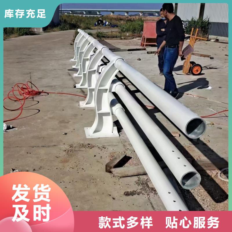 蓝色钢板穿孔立柱寿命长久产品环保无污染