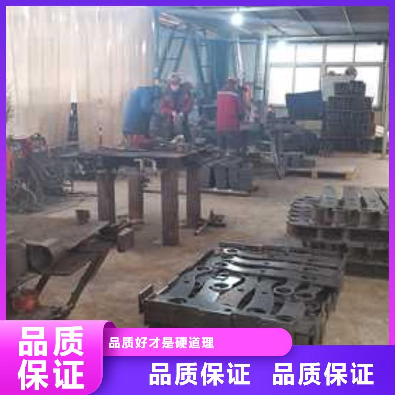 不锈钢复合管道路护栏找聚晟护栏制造有限公司