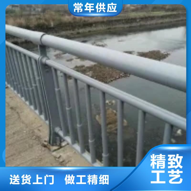 防撞护栏镀锌喷塑防撞栏规格齐全实力厂家