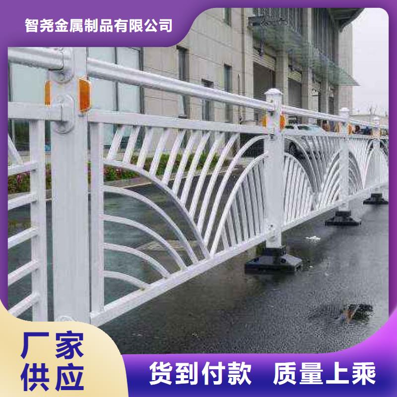 护栏立柱安装简便