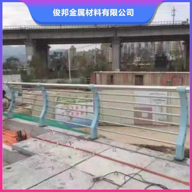 【防撞护栏】 镀锌管景观护栏经验丰富品质可靠