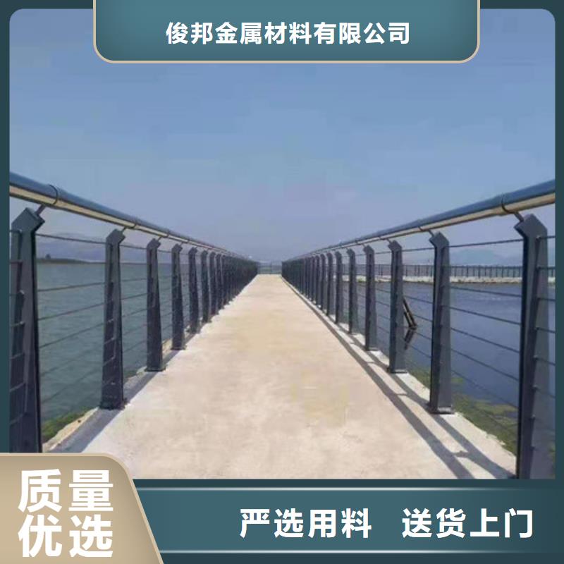 防撞护栏镀锌波形护栏好产品有口碑