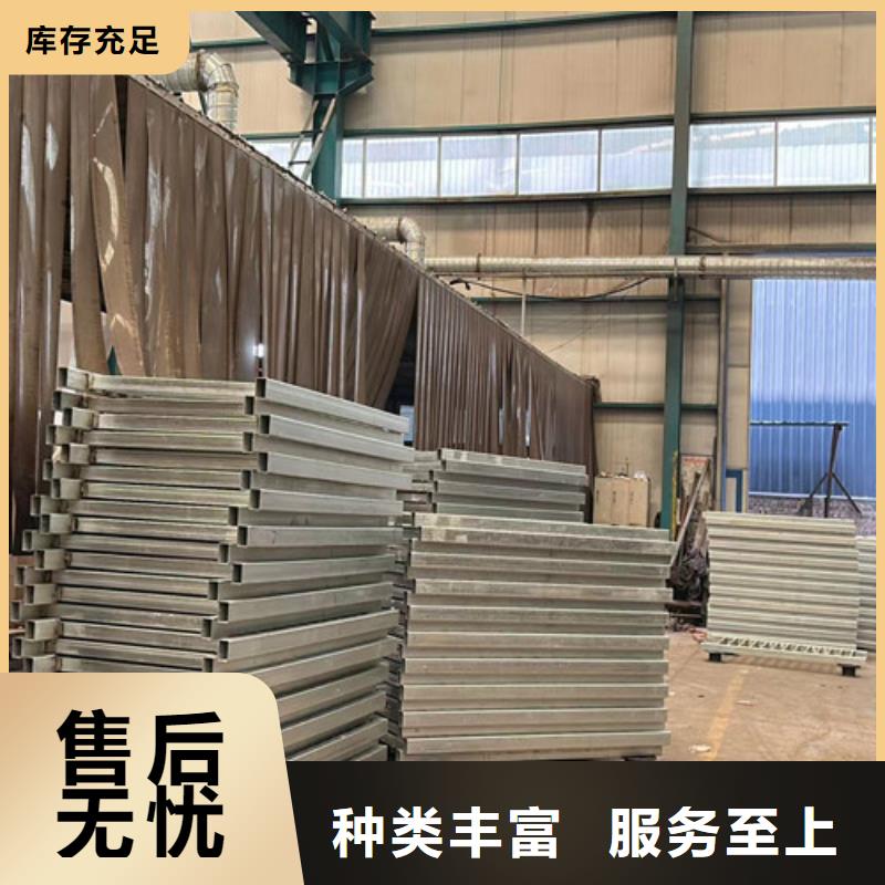护栏1道路护栏多种优势放心选择