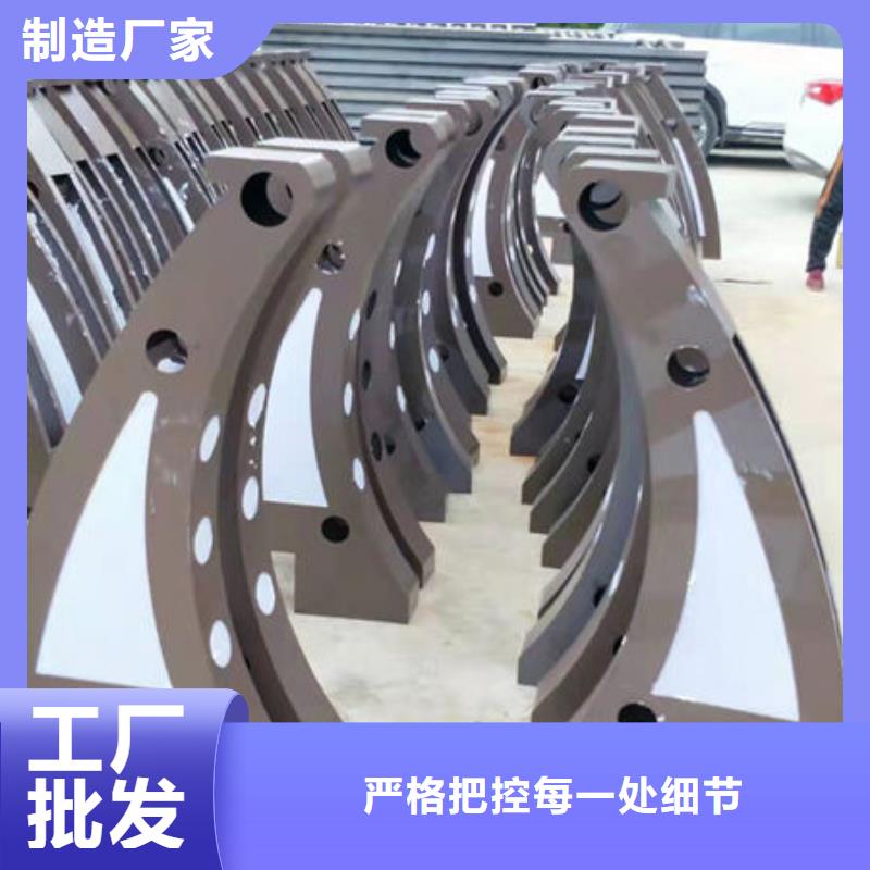 常年供应防撞钢护栏-现货供应