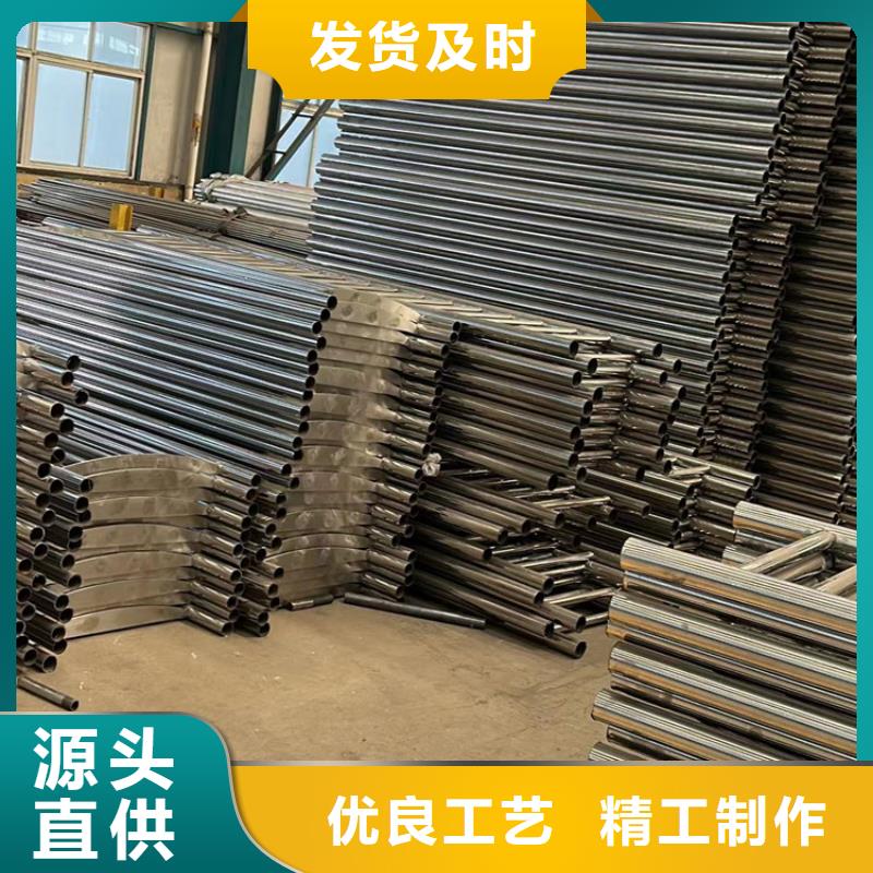 公路上的护栏定制厂家