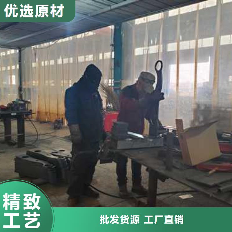 不锈钢碳素钢复合管护栏防撞护栏厂经久耐用