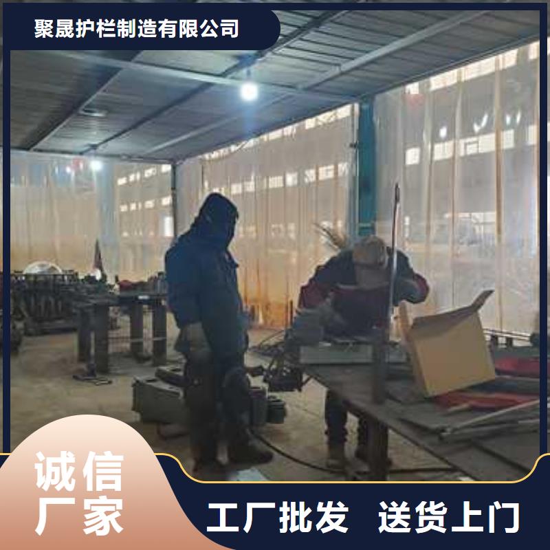 不锈钢碳素钢复合管护栏-市政道路防护栏工程施工案例