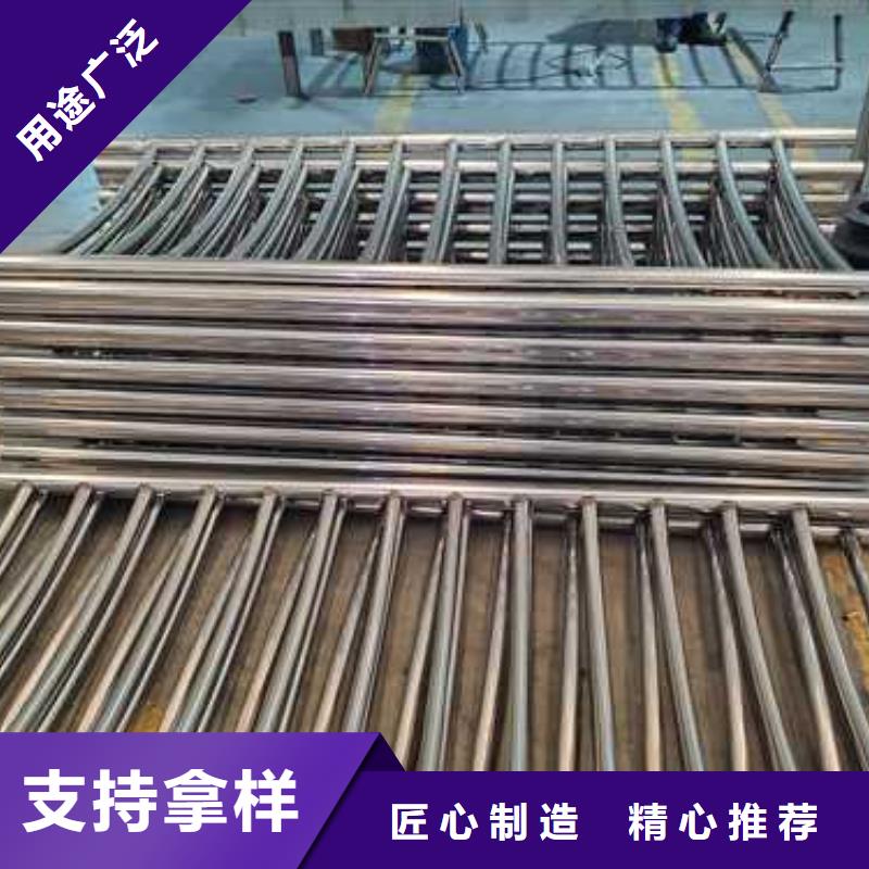 如何选择镀锌防撞护栏本地厂家