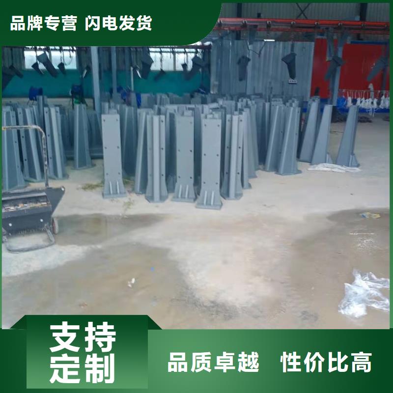 防撞护栏灯光护栏材质实在