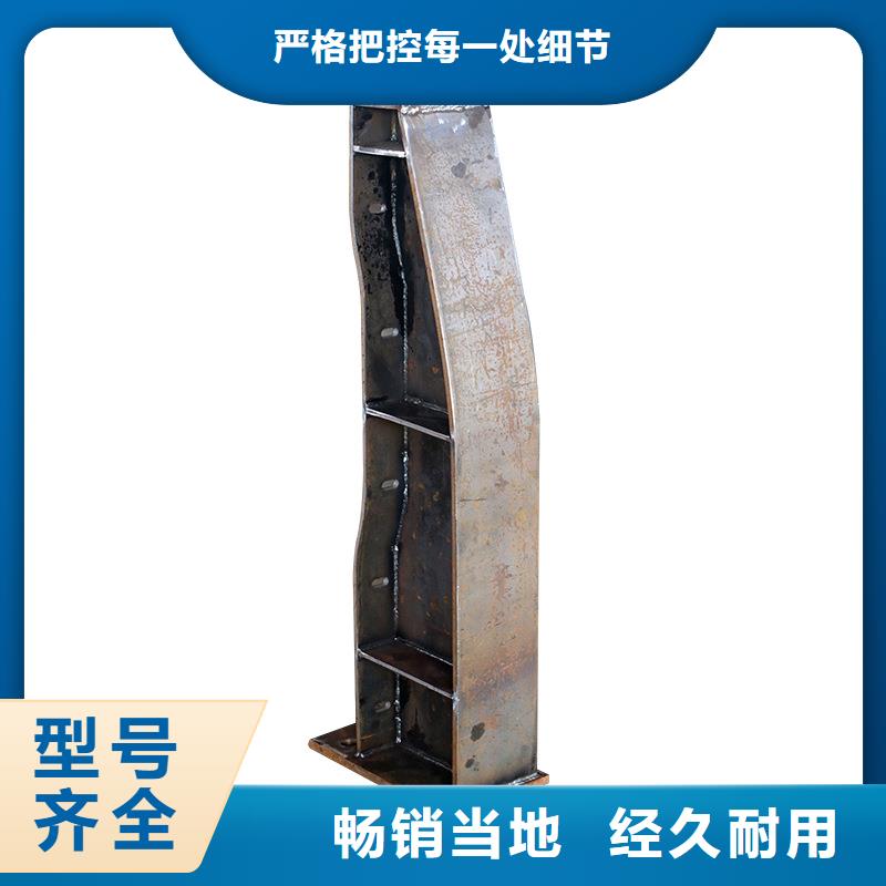 河道护栏钢背木护栏生产经验丰富