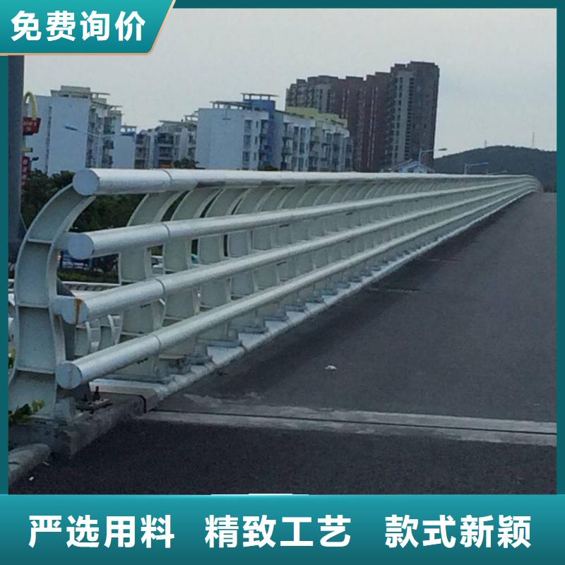  防撞护栏做工细致