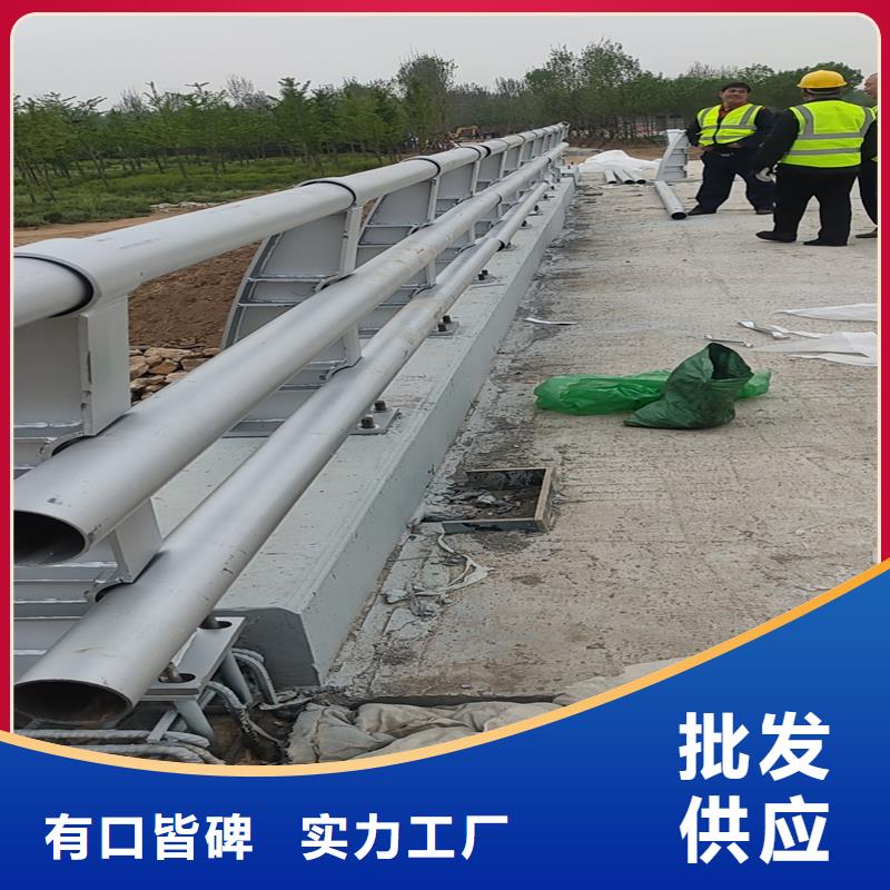 常年供应高速路两侧护栏-放心