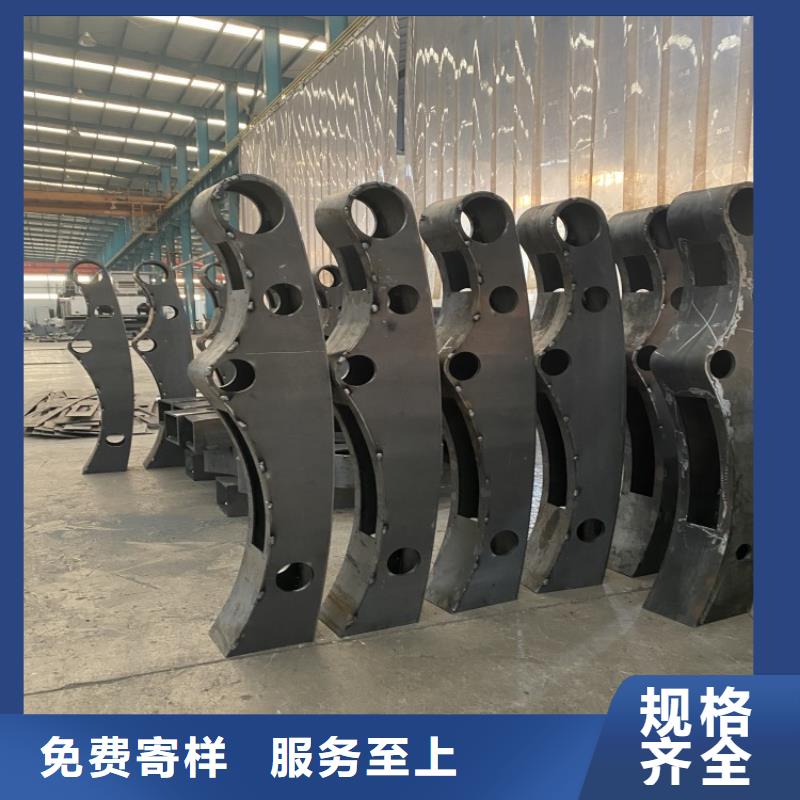 规格全的热镀锌喷塑防撞钢管护栏本地厂家
