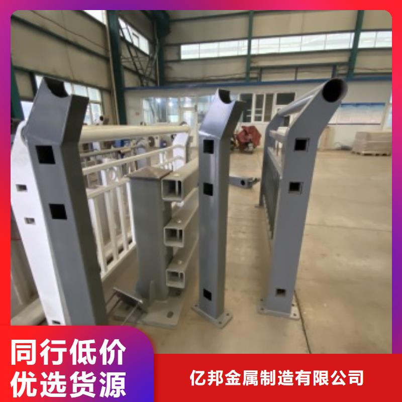 灯箱护栏选对厂家很重要