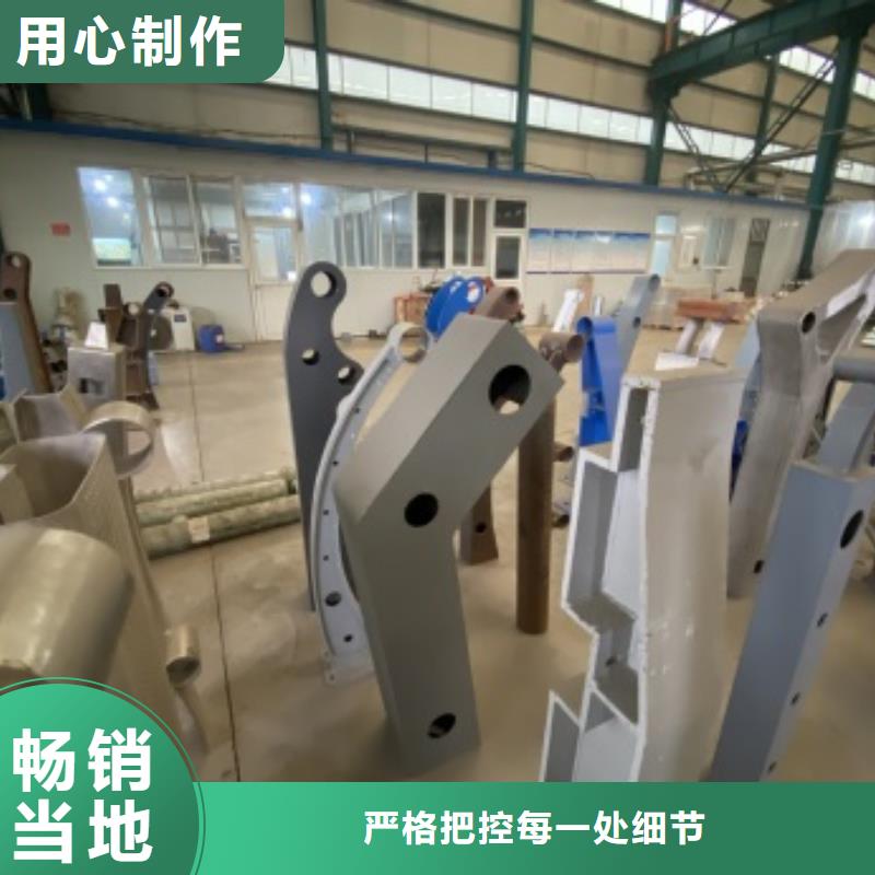 生产钢背木护栏_优质厂家