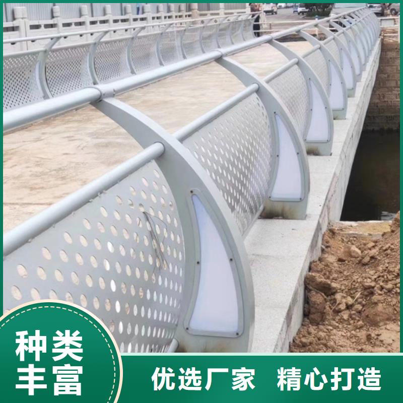 灯光护栏灯光防撞护栏优良材质