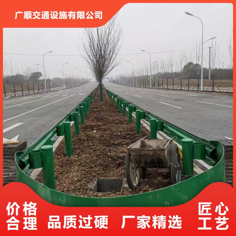 【护栏波形护栏立柱厂家联系厂家】