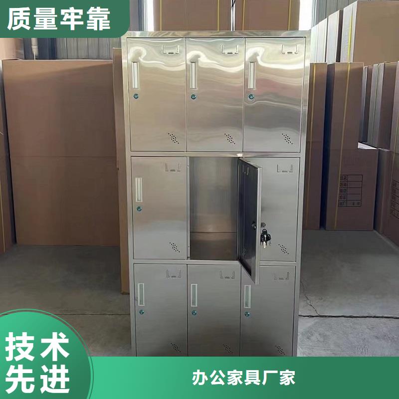 不锈钢更衣柜培训桌满足客户所需