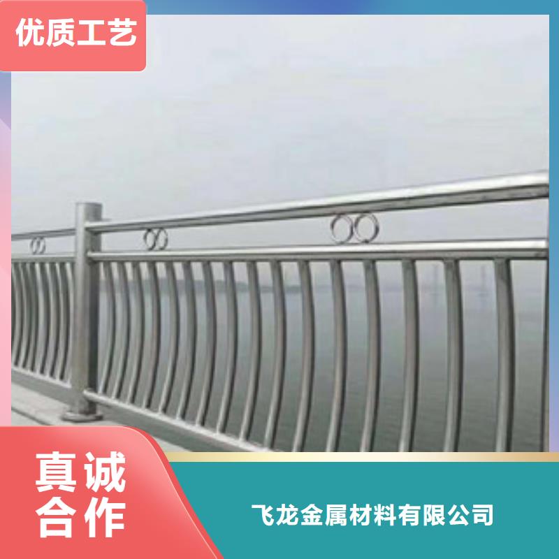 隔离墩护栏厂家防撞钢板立柱栏杆厂家价格